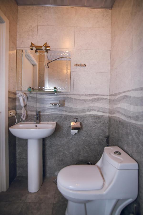 טביליסי Hotel Kera מראה חיצוני תמונה