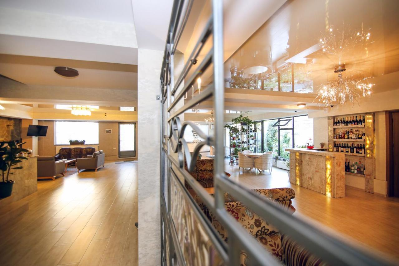טביליסי Hotel Kera מראה חיצוני תמונה