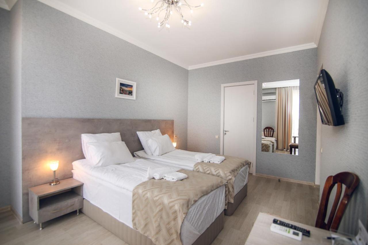 טביליסי Hotel Kera מראה חיצוני תמונה